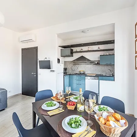 Caprice Apartment